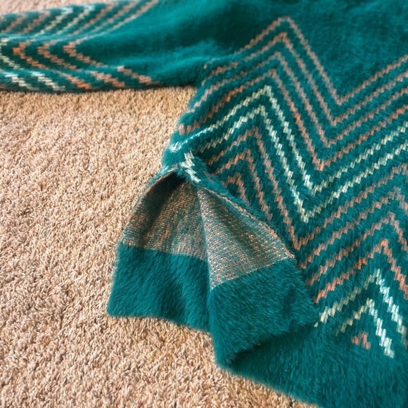😍Arula Turquoise Chevron Sweater😍 - Picture 15 of 16